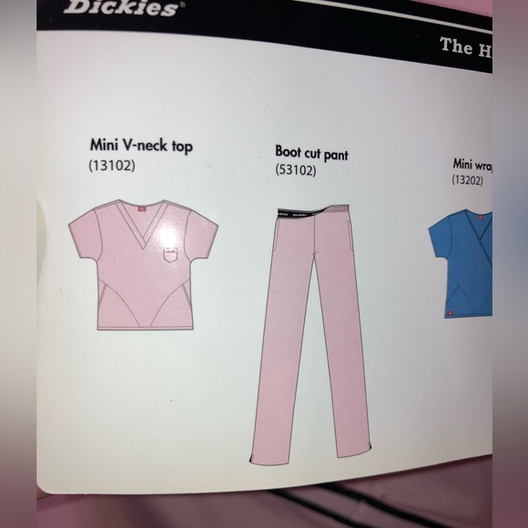 NWT Dickies Hip Flip Collection Mini V-Neck Scrub Top XS 11112 - Picture 4 of 10